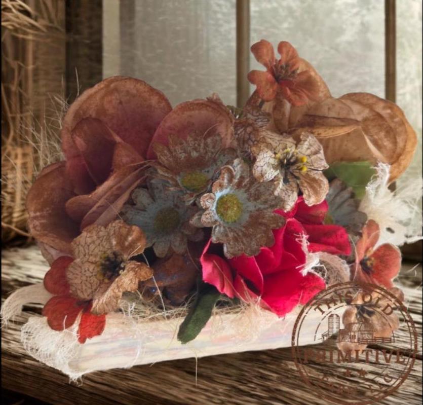 Primitive Americana Crate Display | Rustic Farmhouse Patriotic Floral Decor