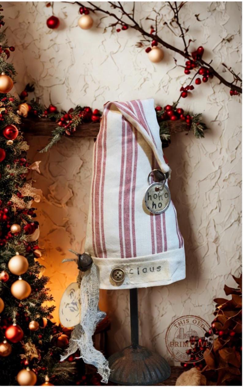 Primitive Farmhouse Christmas Santa Night Cap Stand: Man on Moon, Ho Tag (5x11")