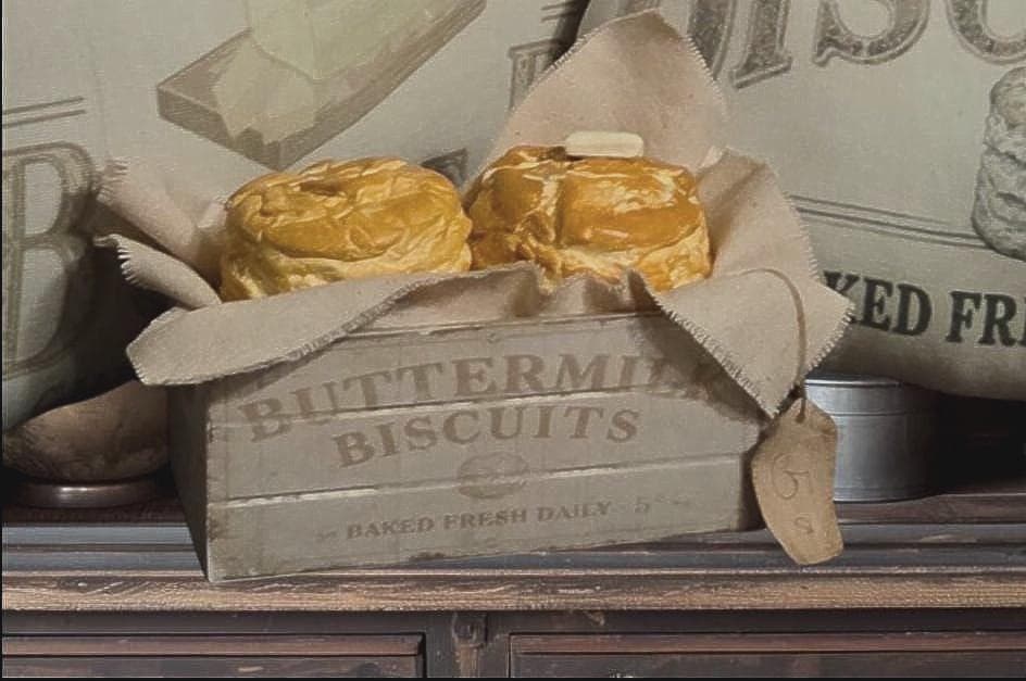 Primitive Faux Biscuit Crate Display: Hand-Sculpted Buttermilk Biscuits with Butter, Rustic Farmhouse Kitchen Decor