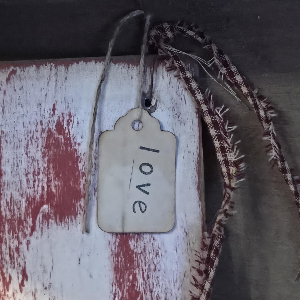 Primitive Valentine Pocket Hanger – Rustic Farmhouse Valentine Decor, Handmade Burlap Heart Wall Accent