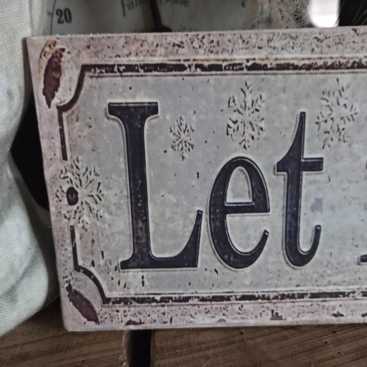 Let it Snow Wood Sign | Rustic Farmhouse Christmas Decor (13x5)