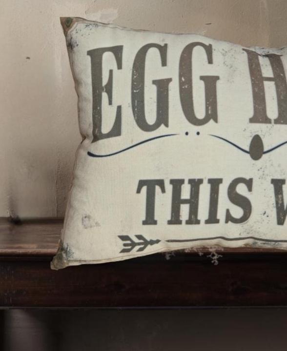Primitive Easter Egg Hunt Pillow – Farmhouse Spring Decor, Vintage Bunny Accent 12x17