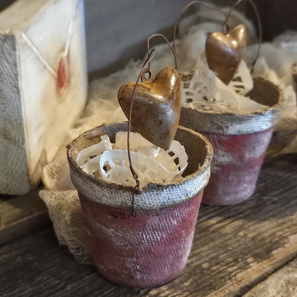 Primitive Valentine Peat Pots Set | Hand Painted Aged Rustic Decor, Rusty Hearts