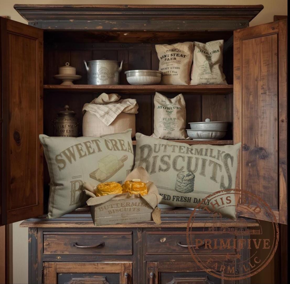 Primitive Faux Biscuit Crate Display: Hand-Sculpted Buttermilk Biscuits with Butter, Rustic Farmhouse Kitchen Decor