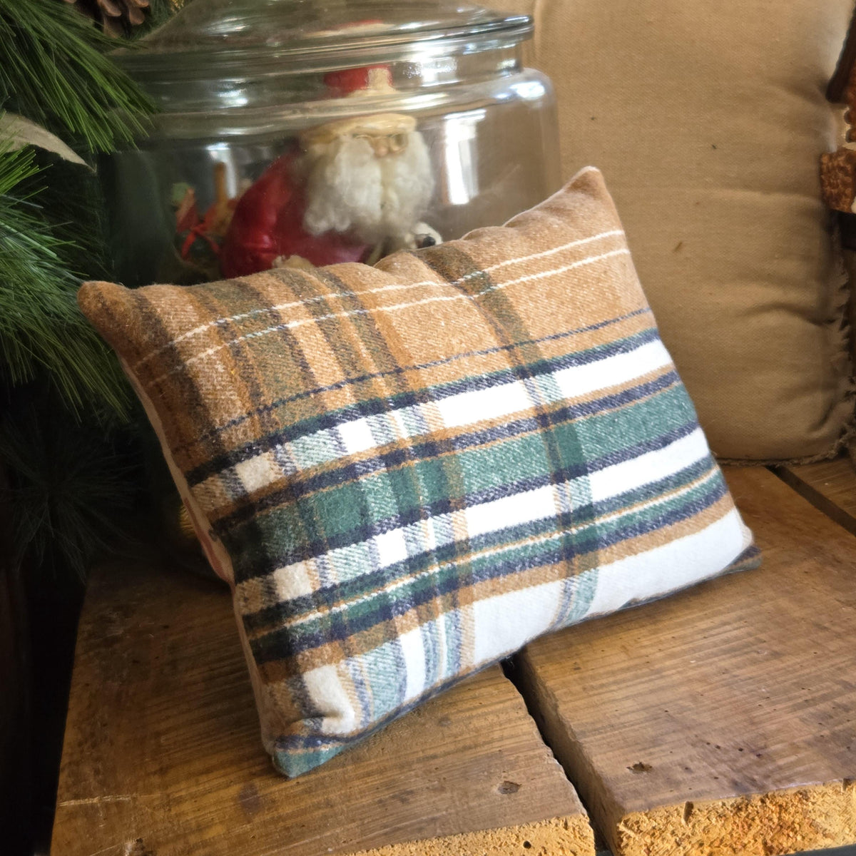 Primitive Gingerbread House Pillow, Vintage Christmas Decor, Farmhouse Shelf Sitter (12x8)