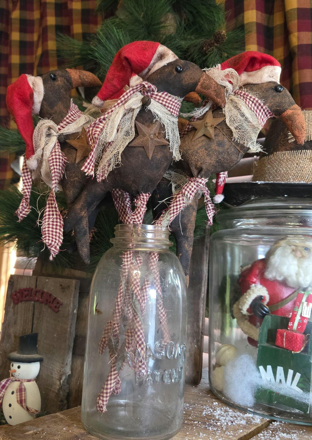 Santa Crow Poke, Handmade Christmas Crow, 14 Inch Primitive Folk Art Crow, Rustic Farmhouse Christmas Decor, Holiday Shelf Sitter